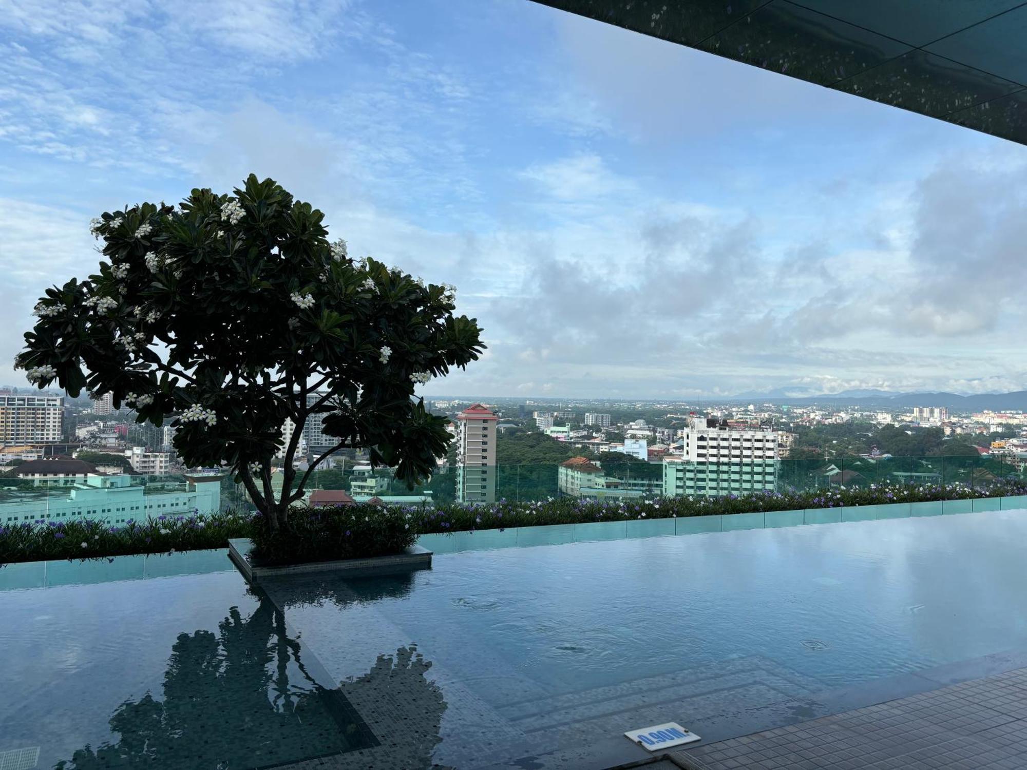 Hotel Astra Bee Friend Chiangmai Chiang Mai Exterior foto
